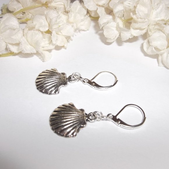 Silver Seashell Earrings Beach Vacation Theme Lever Back Dangle Minimalist 7065 - Picture 4 of 9